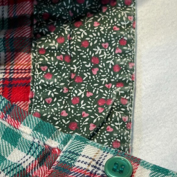 Lady Footlocker Plaid Button-Down – Festive Flair Meets Everyday Comfort Sz L - Picture 6 of 10